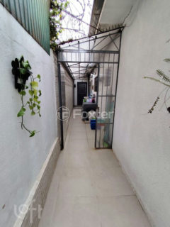 Image 19 - 656935