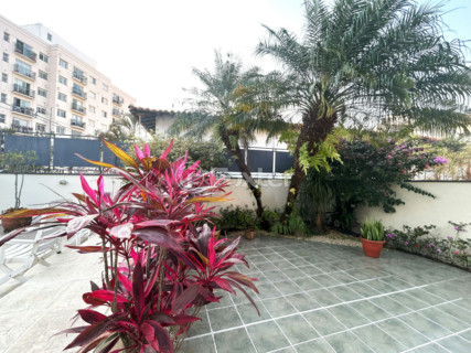 Image 3 - 658104