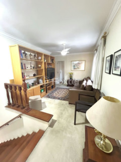 Image 30 - 658104
