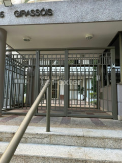 Image 32 - 658877