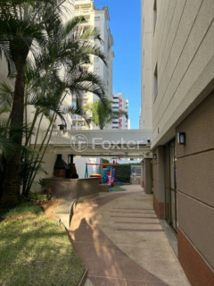 Image 28 - 658877