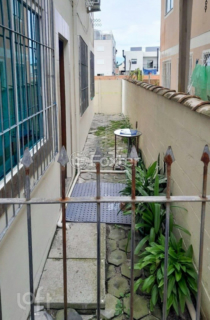 Image 8 - 661495
