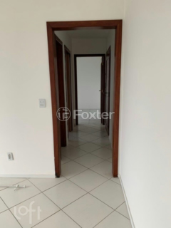 Image 11 - 678578