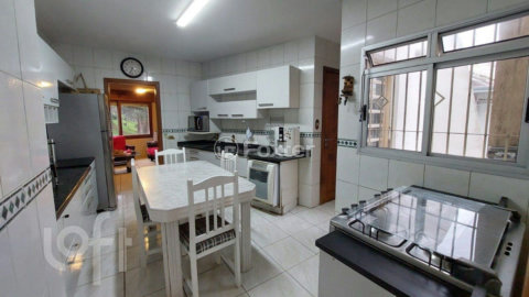 Image 3 - 679385
