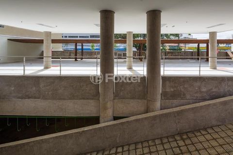 Image 20 - 679714