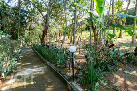 Image 1 - 679911