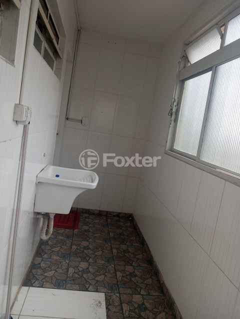 Image 7 - 688294