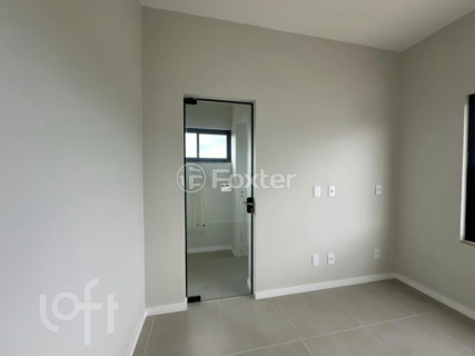 Image 7 - 688549