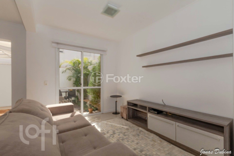 Image 3 - 688673