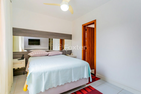 Image 11 - 690990