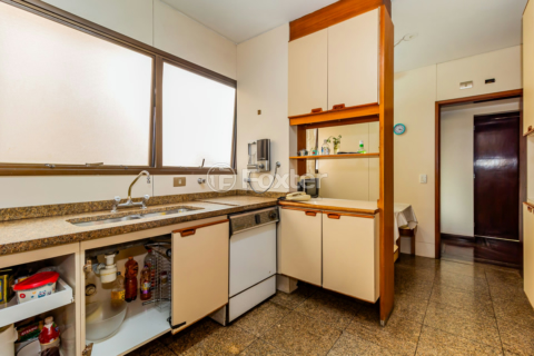 Image 34 - 692555
