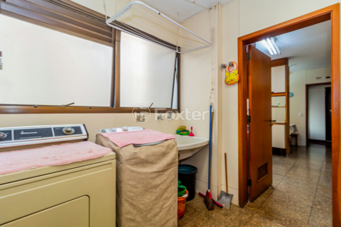 Image 37 - 692555