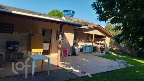 Image 4 - 696460