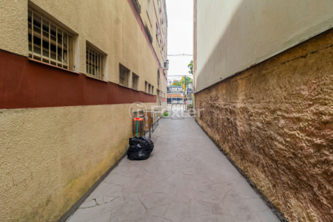 Image 8 - 699229