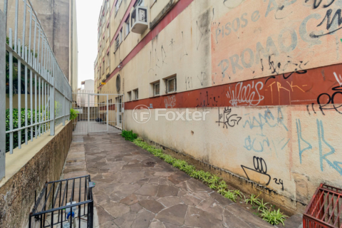 Image 9 - 699229