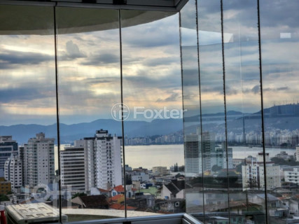 Image 6 - 699501