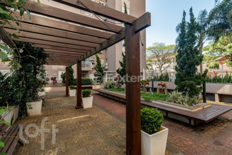Image 35 - 700327