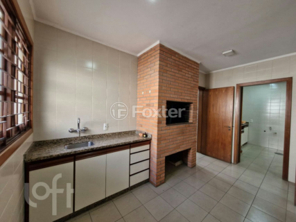 Image 34 - 700352