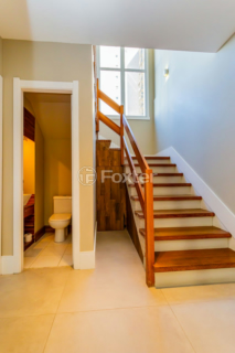 Image 34 - 701077