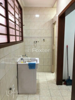 Image 21 - 702347