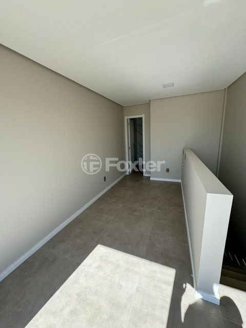 Image 11 - 703576