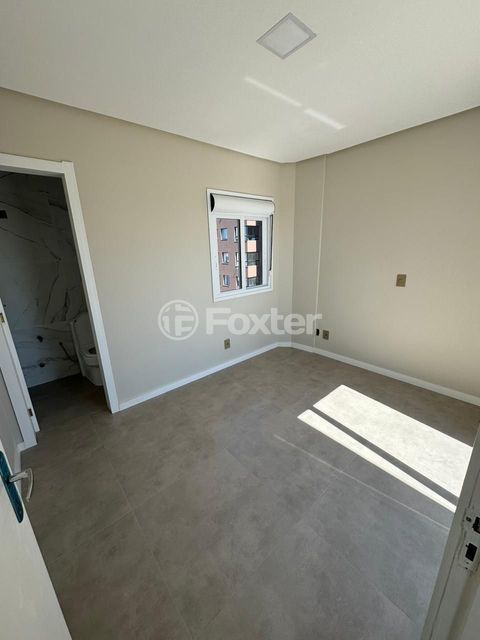 Image 4 - 703576
