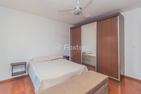 Image 33 - 703777