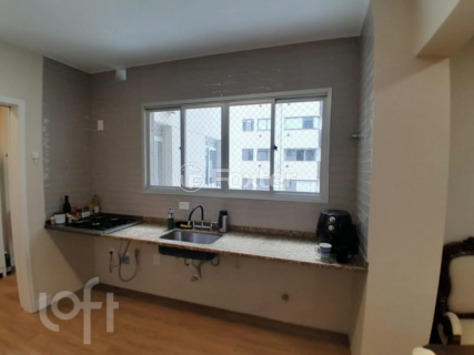Image 4 - 703877