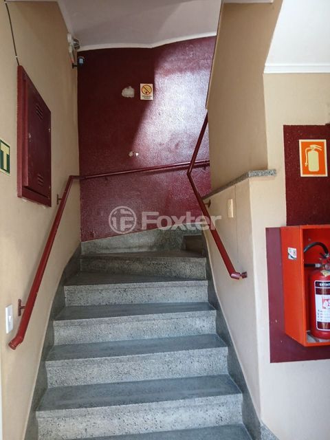 Image 4 - 703961