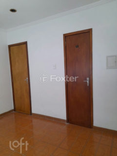 Image 19 - 704037