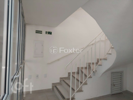 Image 6 - 704760