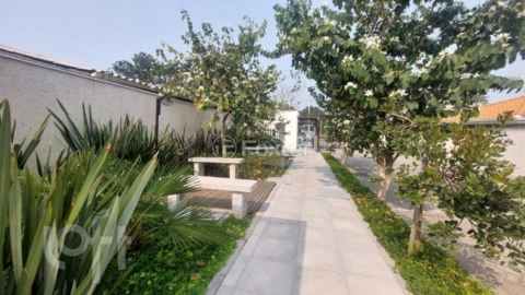 Image 30 - 704888