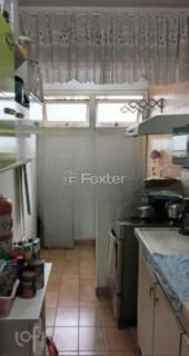 Image 7 - 704990