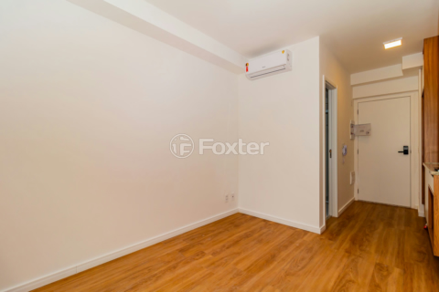 Image 3 - 705957