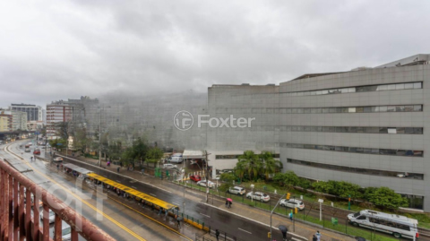 Image 8 - 715058