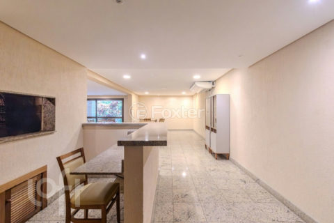 Image 19 - 727574