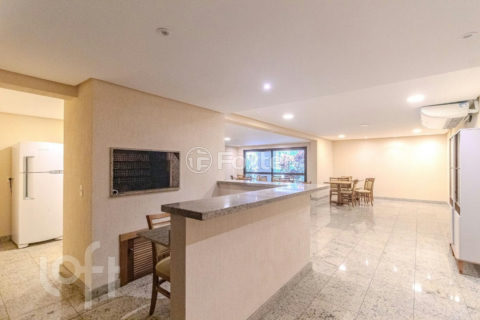 Image 21 - 727574