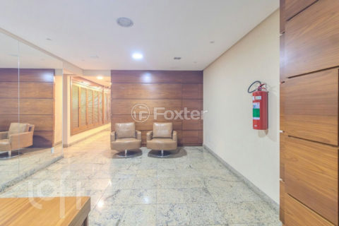 Image 20 - 727574
