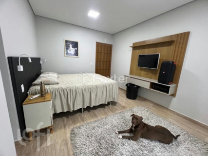Image 4 - 732804