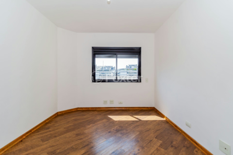 Image 34 - 735008