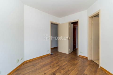 Image 32 - 735008