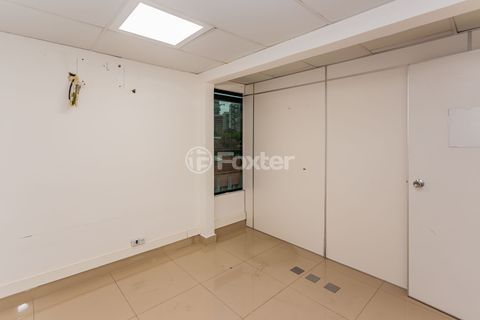 Image 21 - 735377