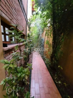 Image 30 - 735811