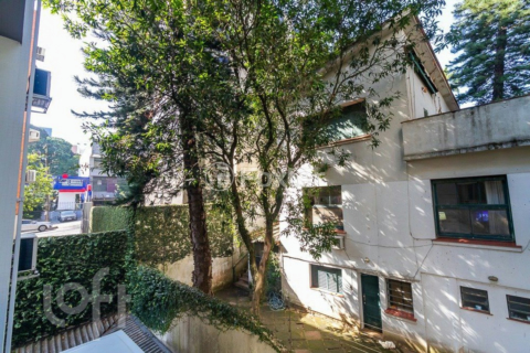 Image 21 - 735998