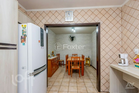 Image 8 - 736149