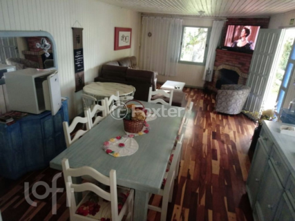 Image 4 - 736849