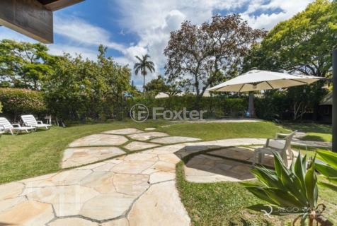 Image 38 - 737148