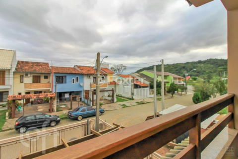 Image 4 - 737182