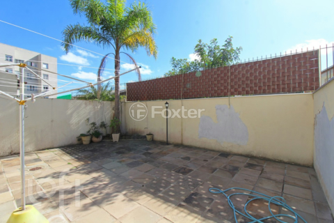 Image 32 - 737245