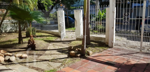 Image 8 - 737305